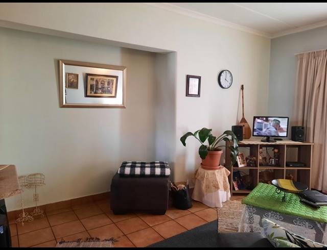 2 BEDROOM APARTMENT FOR SALE IN VAALPARK
